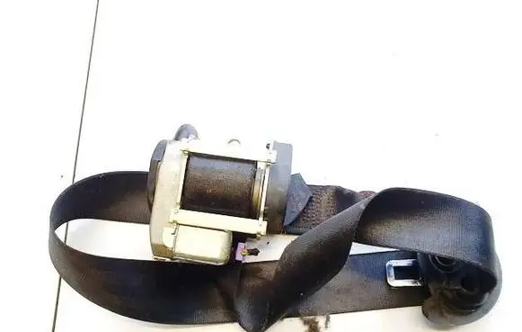 Rear seatbelt