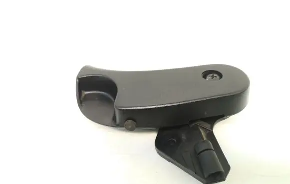 BMW 3 E46 Engine bonnet (hood) release handle 8223163