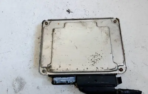 Volkswagen Sharan Engine control unit/module 0281010747