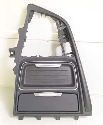 BMW 3 F30 F35 F31 Cup holder 105048744 9232068 9218925