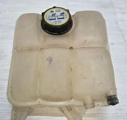 Ford C-MAX II Coolant expansion tank/reservoir 8V618K218AE