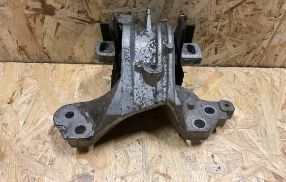 Peugeot 407 Engine mount bracket 326B95