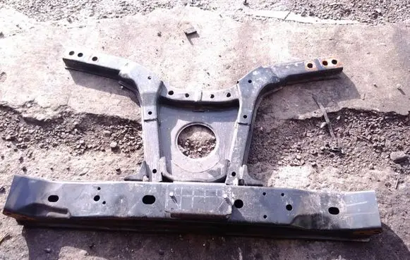 Nissan Navara D23 Front subframe