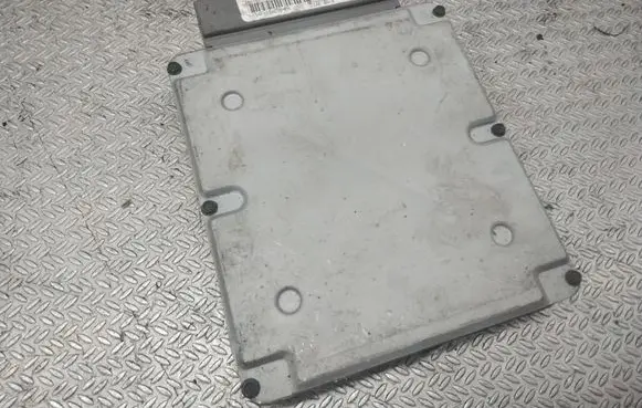 Ford Focus Engine control unit/module YSF12A650PA 9M01B0