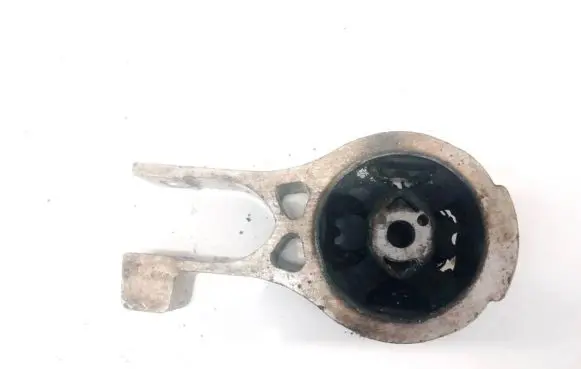 Peugeot 508 Engine mount bracket