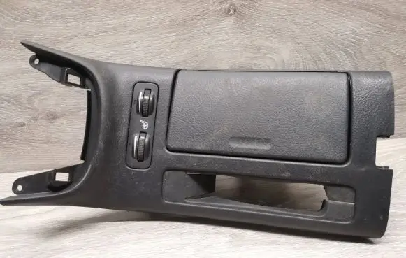 Toyota Avensis T250 Center console