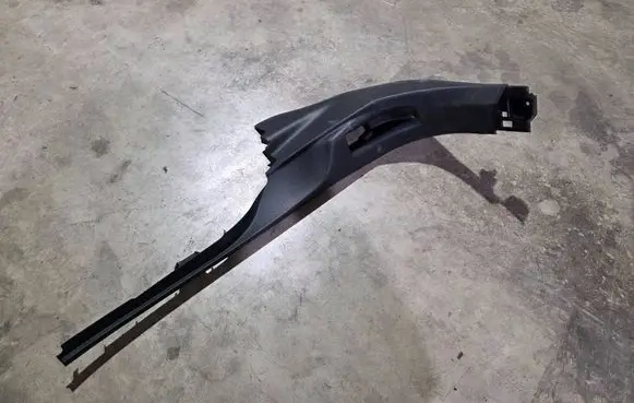 Front sill trim cover