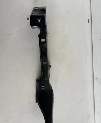 Opel Vivaro Fender mounting bracket 7023