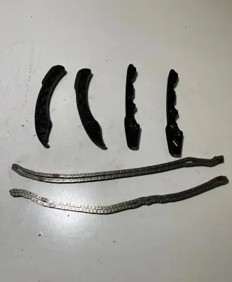 Subaru XV II Slide rail for timing chain 