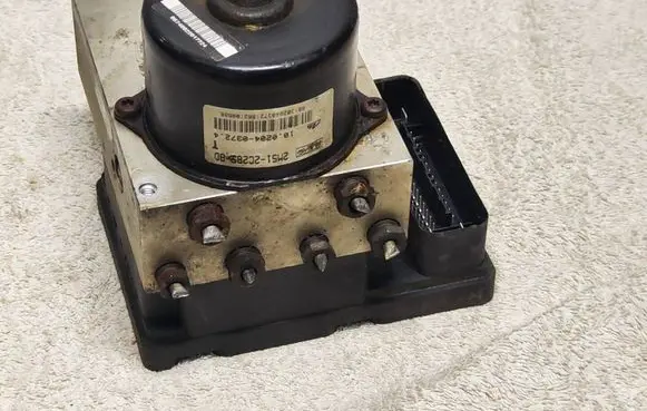 Ford Focus ABS Pump 10092501173 8EF2F1854Q 5WK84050