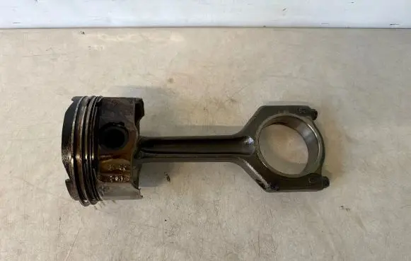 BMW 7 F01 F02 F03 F04 Piston with connecting rod 7613626