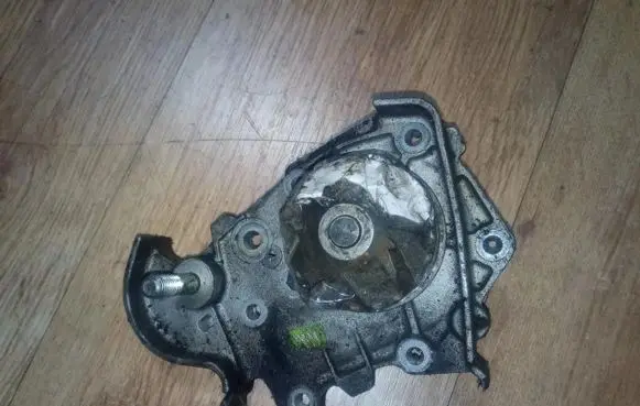 Renault Megane I Water pump 101157800 101.157800