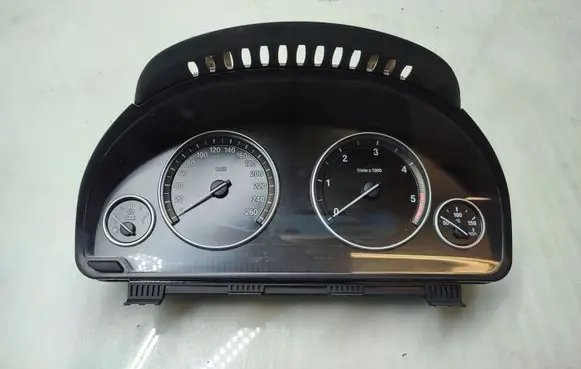 BMW 5 F10 F11 Speedometer (instrument cluster) 9255589
