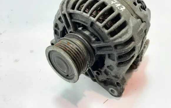 Volkswagen PASSAT B7 Generator/alternator 07K903023C