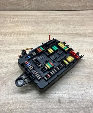 BMW 3 F30 F35 F31 Fuse module 9389070