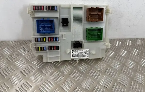 Volvo V70 Fuse module AG9T14C256HC