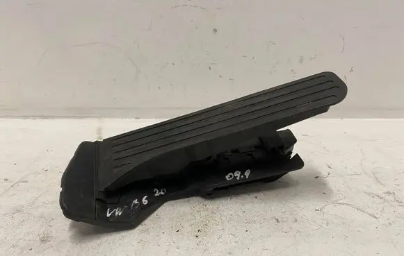 Volkswagen PASSAT B6 Accelerator throttle pedal 1K2721503M 6PV00874500