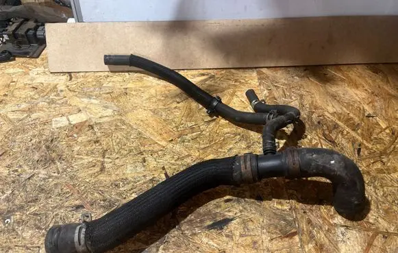 Nissan Navara D23 Engine coolant pipe/hose