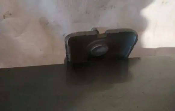 Peugeot 207 Tailgate/trunk/boot hinge