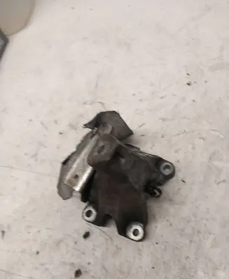 Audi A8 S8 D4 4H Engine mounting bracket 8K0199307B