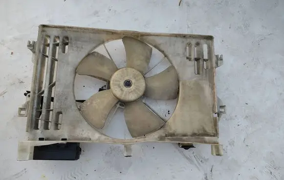 Toyota Avensis T250 Fan set 
