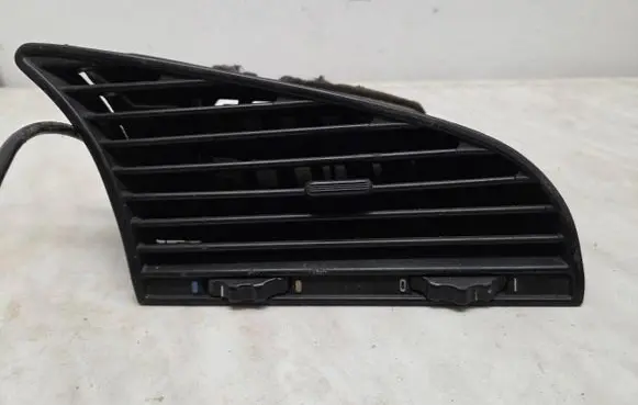 BMW 3 E36 Under headlight/headlamp trim 1387371 E366422