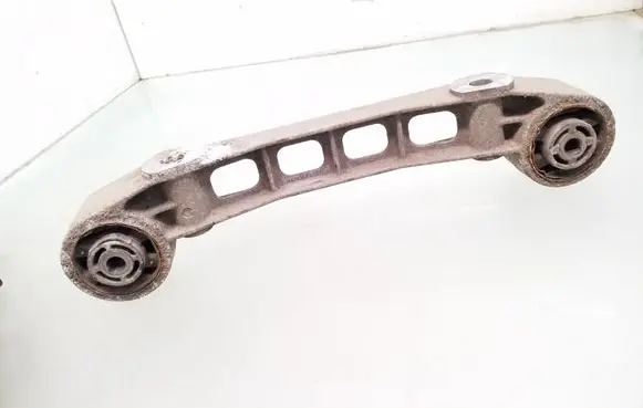 Mercedes-Benz Vito Viano W639 Rear differential/diff mount bracket A6393530347