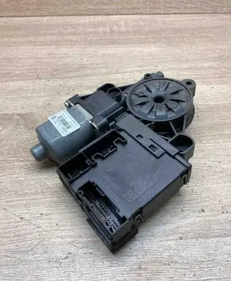 Volkswagen PASSAT B6 Front door window regulator motor 3C1837461L 3C0959793