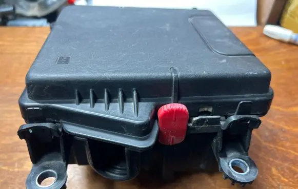 Renault Zoe Fuse box set 284B81518R 284B03998R