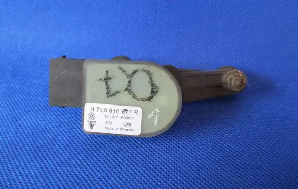 Audi Q7 4L Headlight/headlamp level sensor 4E0907503C 181006 6PM00816151