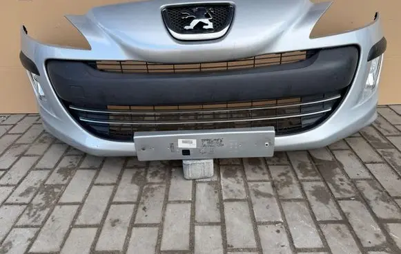 Peugeot 308 Front bumper 9680484677