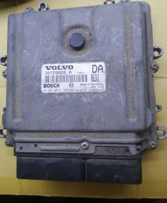 Volvo V70 Engine control unit/module 30729826A