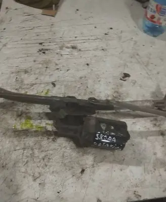 Front wiper linkage