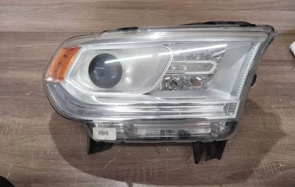 Dodge Durango Headlight/headlamp 68299136AB T31881B