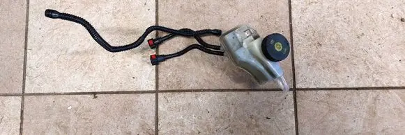 Opel Mokka Brake fluid reservoir OPEL-MOKKA 1.6BENZYNA