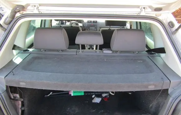 Volkswagen Polo IV 9N3 Parcel shelf 