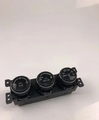 Suzuki Swift II Climate control unit 3951059J50