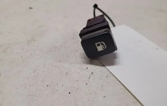 Citroen C4 I Picasso Fuel tank opening switch 68767