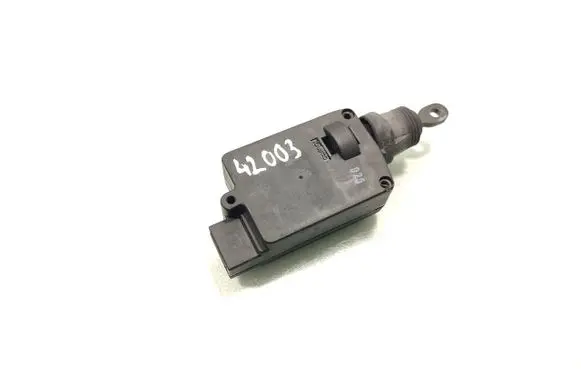 Hyundai Santa Fe Fuel tank cap lock motor 