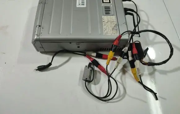Mitsubishi Grandis Navigation unit CD/DVD player 