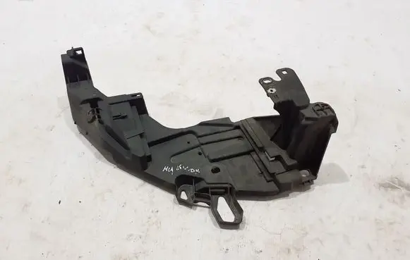 Renault Megane III Headlight/headlamp mounting bracket 62225493R