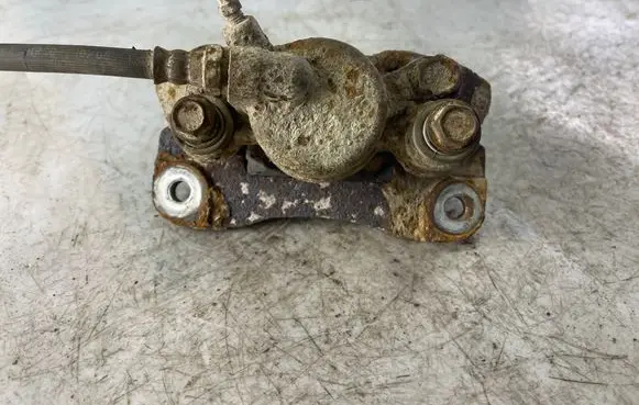 Mitsubishi Pajero Sport I Rear brake caliper