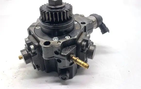 Nissan Qashqai Fuel injection high pressure pump H8201045496