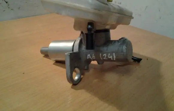 Audi A6 S6 C6 4F Master brake cylinder 9304125000 8E0611301G