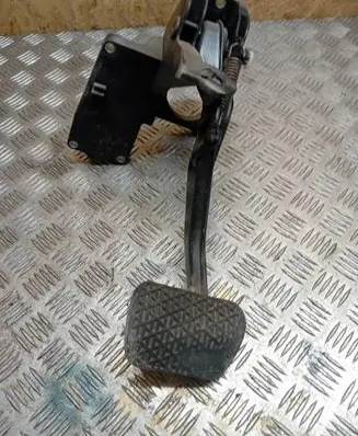Mercedes-Benz B W245 Brake pedal 4010049A 4687201