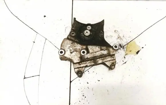 Opel Astra H Engine mounting bracket