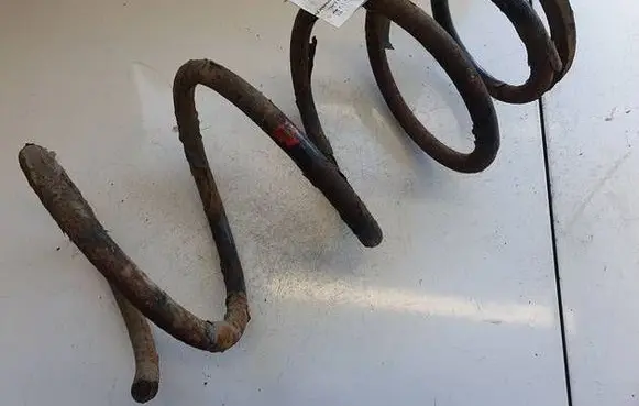 Toyota Previa (XR30, XR40) II Front coil spring