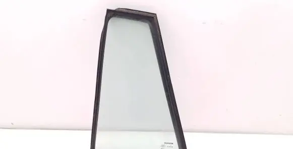 Toyota Verso Rear vent window glass 681890F010 681240F010