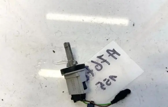 Volkswagen Golf V Interior temperature sensor 1k0907543