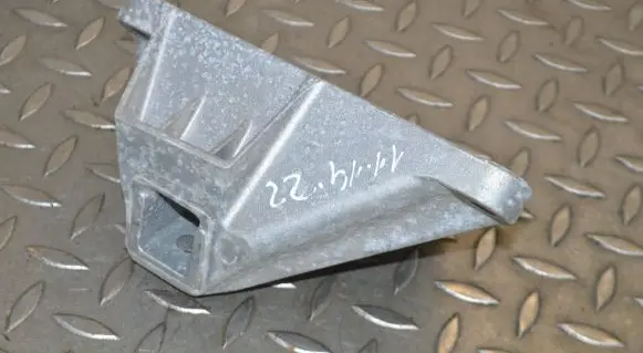 BMW 6 F12 F13 Engine mounting bracket 6775903